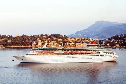 Experience the breathtaking panoramic view of a stunning French bay 스톡 사진