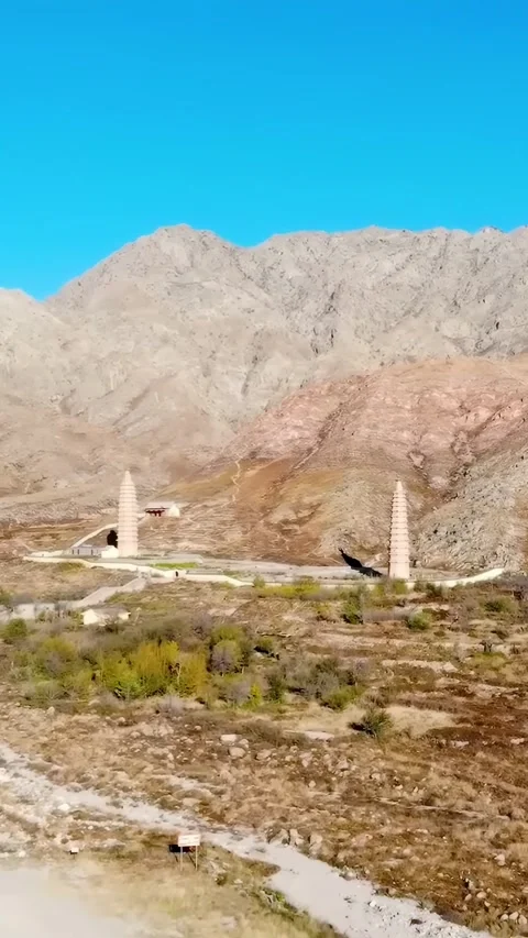 Experience breathtaking views of a historic site in China Vídeos de archivo 335072862