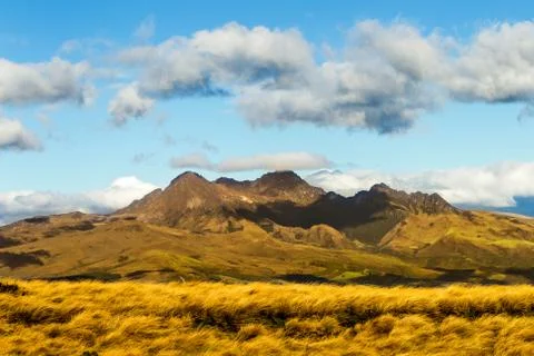 Experience breathtaking views of Pasochoa volcano from Illiniza volcano refuge Stock-Fotos