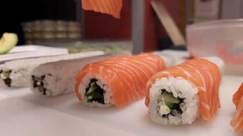 Experience experience of Japanese chef creating delicious. Philadelphia rolls Vidéo 268742012