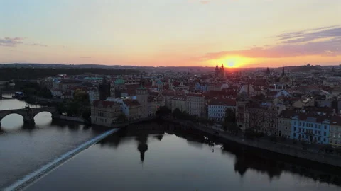 Experience stunning sunset aerial views of Prague, showcasing its breathtaking 스톡 동영상 318949927