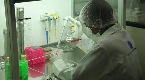 Experiment on a  chemical laboratory Video stock 47145046