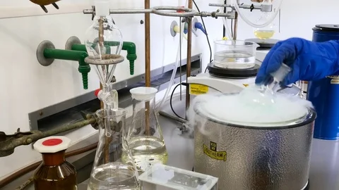 Experiment with liquid nitrogen Stock Footage 79826956