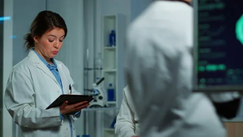Expert research doctor in neuroscience developing treatment 動画素材 148988884