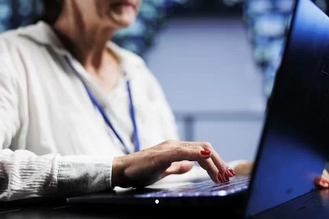 Expert secures high tech facility server Foto stock