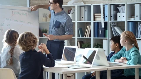 Explaining Website Structure Stock Footage 86684306