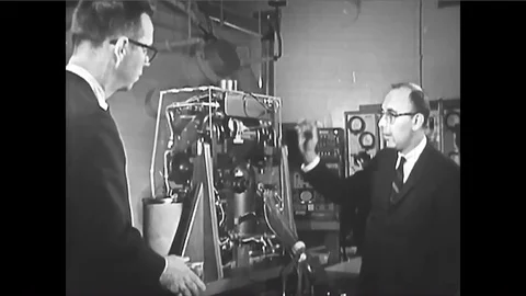 An explanation of the concept of redundancy in early astronauts emergency Stock Footage 88706299