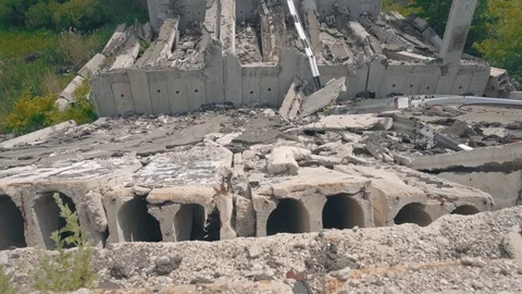 Exploded highway bridge in the Donbass. 스톡 동영상 124668312