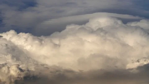 Exploding Cumulus Clouds 스톡 동영상 70131071