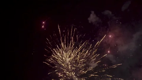 Exploding festival crackers during deepavali (Diwali) days in India at 스톡 동영상 170398406