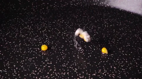 Exploding popcorn, slow motion Stock Footage 58484003