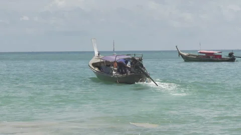 Explore and vacation. Boat driving  on Koh Samui island, Thailand. Vídeos de archivo 138418826