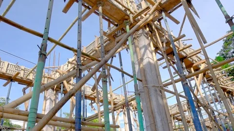 Explore the area under construction. In the private office area. Vídeos de archivo 98779763