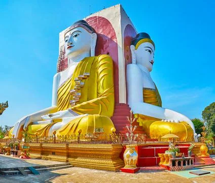 Explore the Buddha statues of Kyaik Pun Pagoda, Bago, Myanmar 写真素材