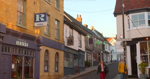 Explore the charming streets of Saffron Walden in the UK with vibrant colors Video stock 326041094