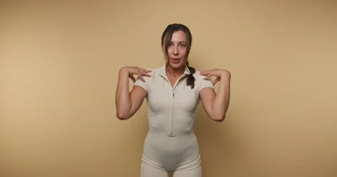 Explore effective arm workout techniques with clear demonstrations in a bri.. Stock Footage 317397194