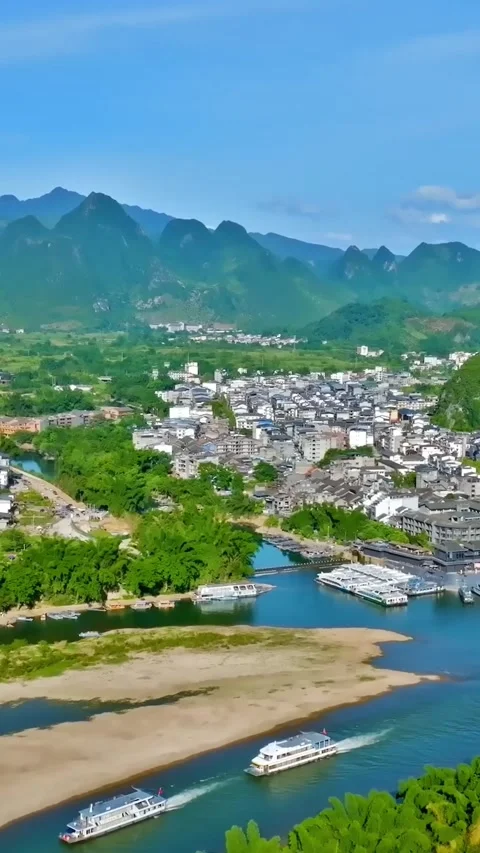 Explore Lijiang River with drone in Yangshuo, China Vídeos de archivo 335074403