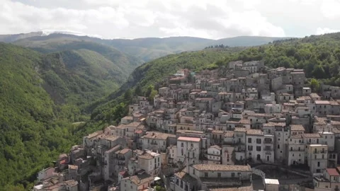 Explore a mountain village with stunning views of nature 스톡 동영상 320267214