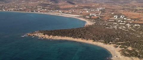 Explore Naxos and its ancient Portara landmark with stunning views Vídeos de archivo 335089343