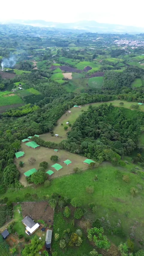 Explore San Agustin Archaeological Park, home to ancient statues and ceremonial Vidéo 328488478