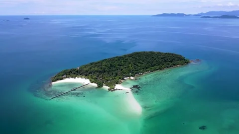 Explore the serenity of koh kham in trat, thailands hidden tropical paradise Stock Footage 332858404