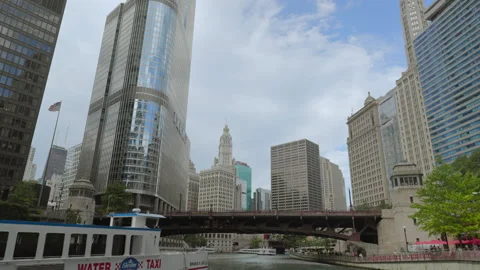 Explore the stunning diverse architecture along Chicagos beautiful Riverfront Stock Footage 313576299