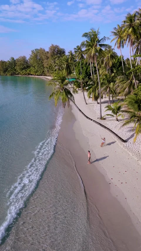 Explore the tranquil shores of Koh Kood, Thailand, where paradise meets serenity Vídeos de archivo 337375652