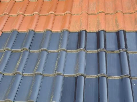 Explore vibrant, aesthetic rooftile design with a stunning mix of terracott.. 스톡 사진