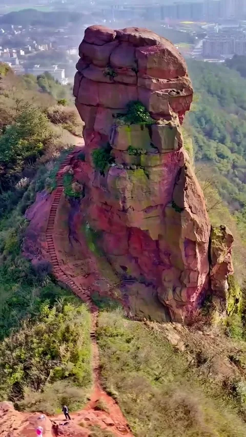 Explore the views of Jianglang Mountain from a drone in Quzhou, Zhejiang Vídeos de archivo 335074367