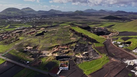 Explore volcanic landscape of Lanzarote, Spain during daylight hours 스톡 동영상 331797234