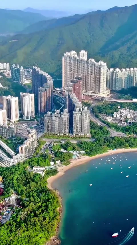 Explore Wu Kai Sha in Hong Kong from a drone perspective Vídeos de archivo 335075666