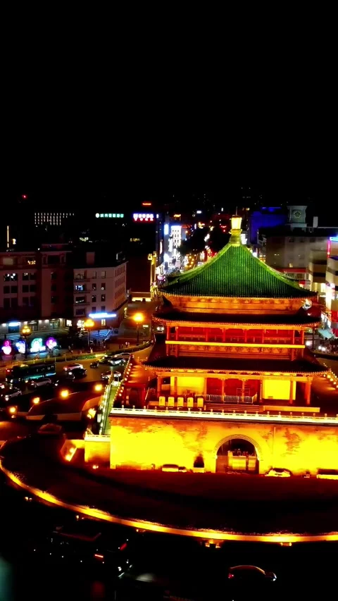 Explore Xi'An City at night with stunning drone views and lights Vídeos de archivo 335075717