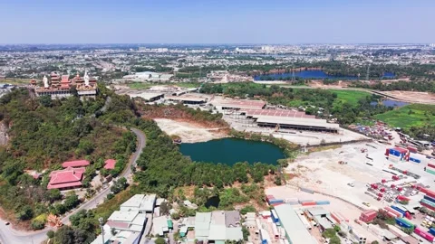 Exploring an aerial view of a forest area with different types of land use and Vidéo 331306035