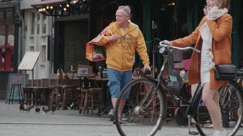 Exploring Amsterdam - the bars at Leidse Square Stock Footage