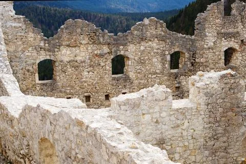 Exploring the Ancient Stone Wall of a Permitted Fortress Stock-Fotos