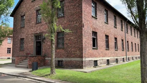 Exploring Auschwitz-Birkenau Museum Video stock 277298191