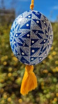 Exploring the beauty of Easter eggs with traditional Ukrainian pysanka desi.. Foto stock