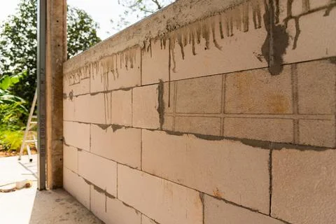 Exploring block wall construction close-up outdoor architecture for residen.. Foto stock