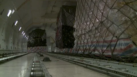 Exploring the Calm Interior of a Cargo Plane Loaded with Shipments Vidéo 315113369