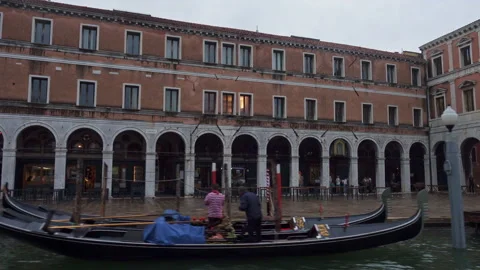 Exploring the canals of venice by boat Vídeo Stock 169443843