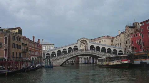 Exploring the canals of venice by boat Vídeo Stock 169443954