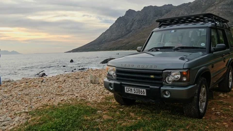 Exploring Cape Towns beaches with a 4x4, South Africa Vídeo Stock 127385465