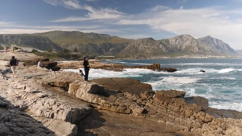 Exploring Cape Towns beaches and mountains, South Africa Vídeo Stock 127385446