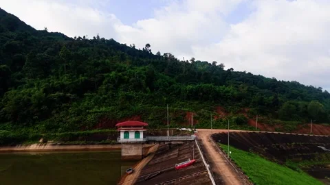 Exploring the da lay irrigation reservoir in lam dong vietnam 库存影片 348722208
