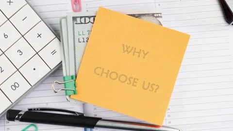 Exploring effective choices for your budget with engaging visuals and animation Stock Footage 295288156