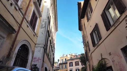 Exploring the hidden gems and narrow streets of Trastevere Rome Vídeos de archivo 328846235