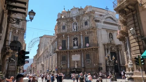 Exploring the historic architecture and vibrant streets of Sicily Video stock 285592355