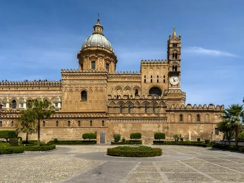 Exploring the historic Palermo Cathedral. Fotos de archivo