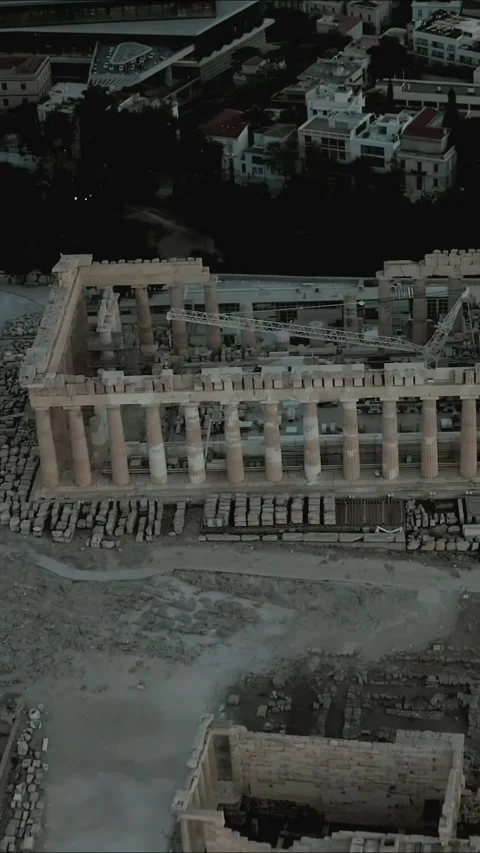Exploring the interior of the Parthenon in Athens from above Vídeos de archivo 335085229