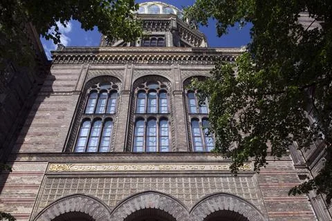 Exploring the Intricate Facade of the New Synagogue in Berlin, Germany Foto stock